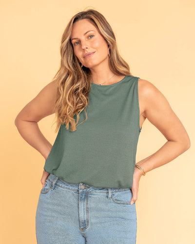 Blusa  sin  mangas básica con elástico en cintura#color_601-verde-claro