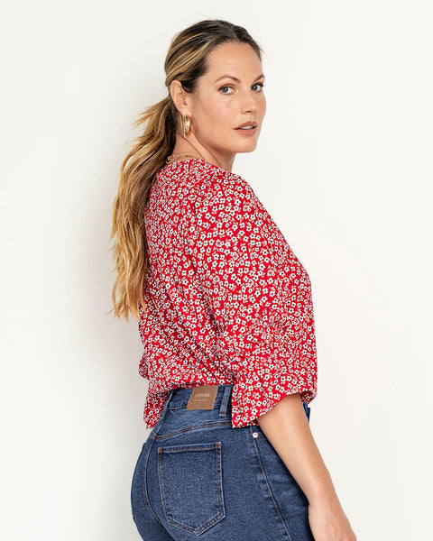 Blusa estampada con elástico recogido para mangas tipo globo#color_145-estampado-flores-rojas