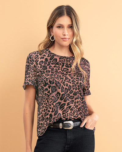 blusa-manga-corta-estampada-con-doblez-en-manga#color_153-animal-print