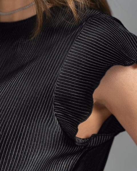 Blusa manga corta en tela satinada y acanalada#color_700-negro