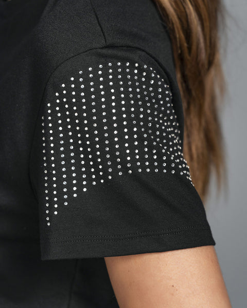 Blusa manga corta con detalles brillantes#color_700-negro