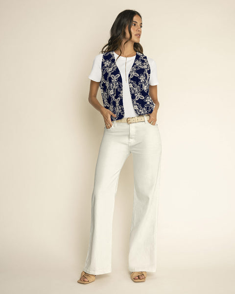 Chaleco sin mangas abierto en tela bordada#color_c42-azul-oscuro