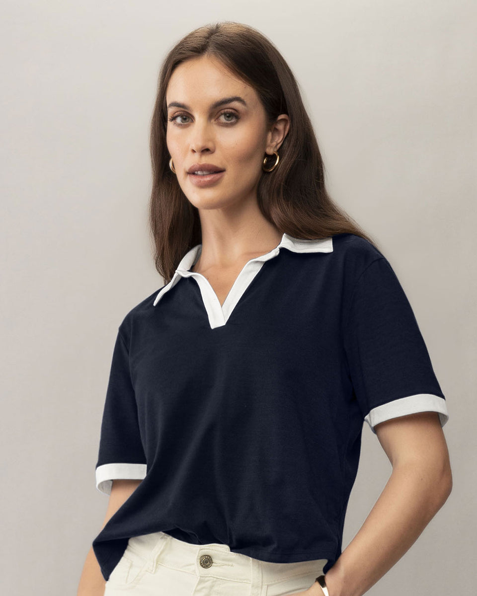 Blusa manga corta con cuello sport y escote en V