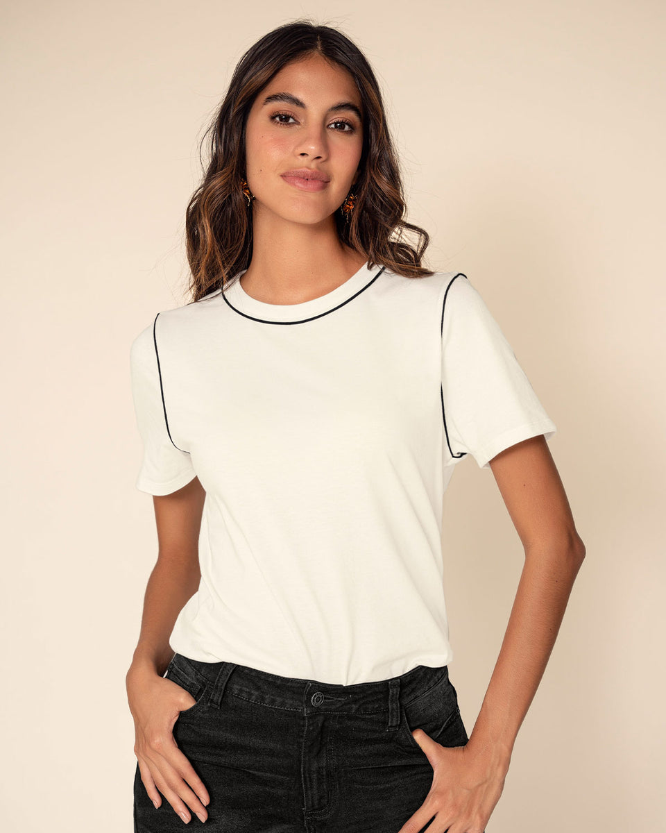 Blusa manga corta con detalles en contraste