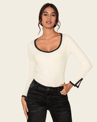 Blusa manga larga de silueta ajustada con detalles en contraste#color_018-marfil