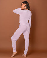 Suéter manga larga con fajón, cuello y puños en rib#color_422-lila