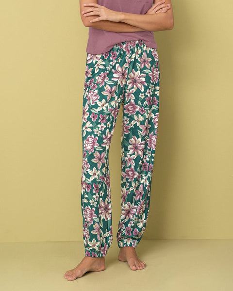 Pantalón tipo jogger de pijama#color_145-estampado-verde-flores