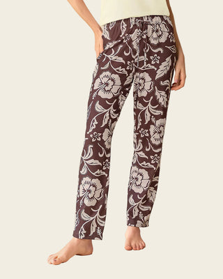 Pantalón de pijama con estampado para mujer#color_a72-cafe-estampado-hojas