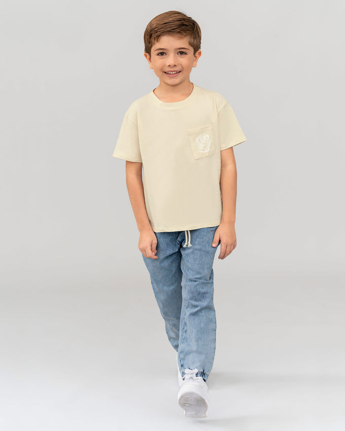 Camiseta manga corta con bolsillo frontal para niño#color_084-arena
