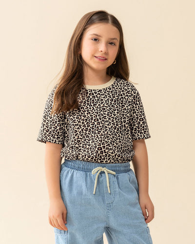 Blusa estampada manga corta para niña#color_145-estampado-leopardo