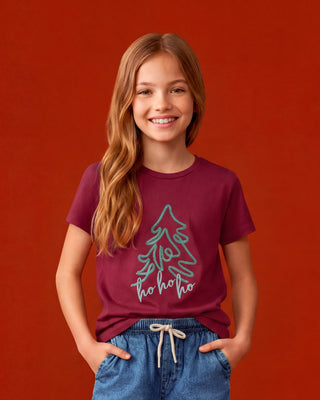 Blusa manga corta infantil con estampado temático#color_c34-vino
