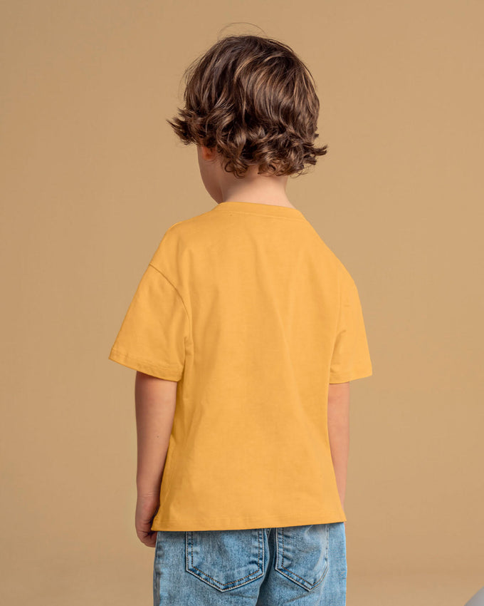 Blusa manga corta con cuello en rib y estampado localizado#color_106-amarillo