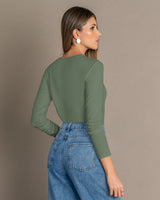 Blusa manga larga con puños y cuello redondo#color_198-verde