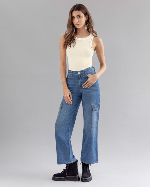 Blusa sin mangas con taches en cuello y sisa#color_018-marfil