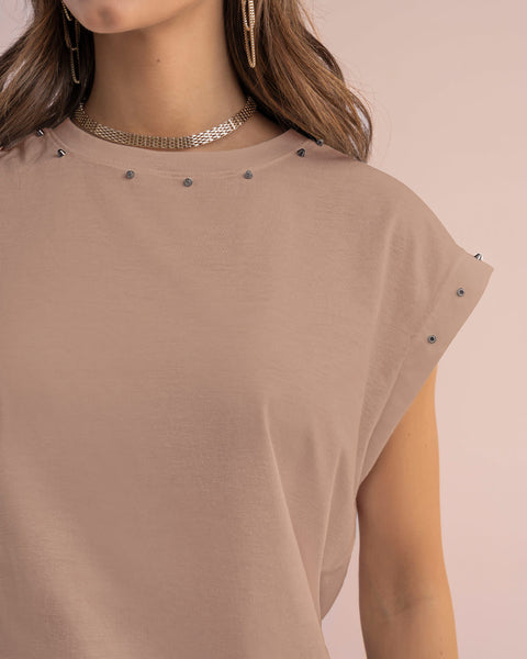 Blusa con taches en cuello y mangas#color_084-arena