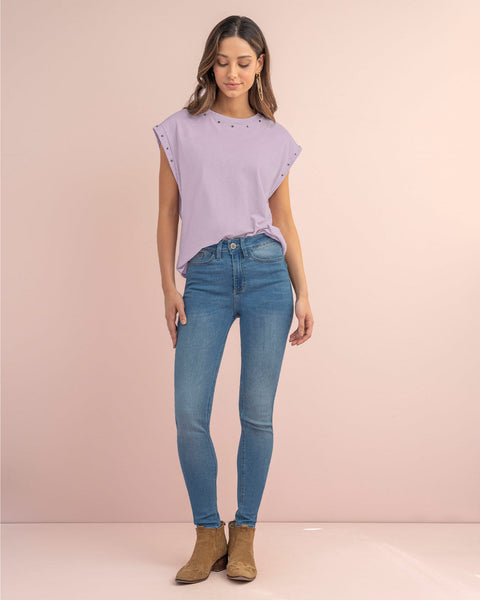 Blusa con taches en cuello y mangas#color_422-lila