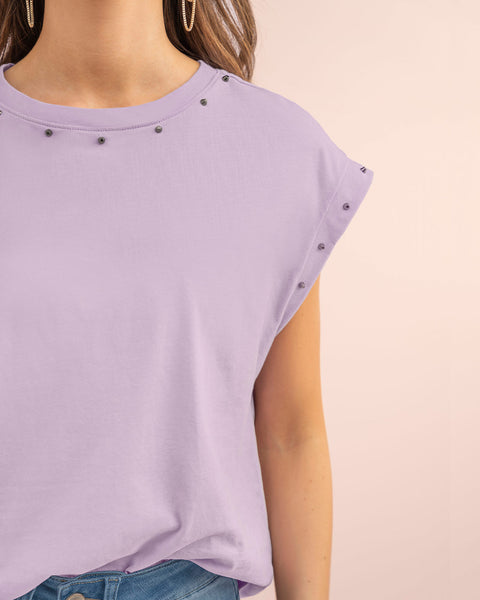 Blusa con taches en cuello y mangas#color_422-lila