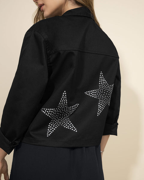 Chaqueta con detalle de piedras y taches#color_700-negro