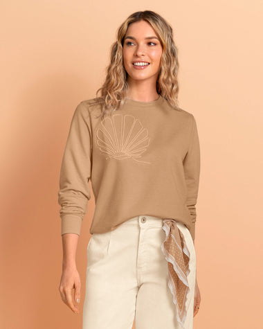 Suéter cuello redondo con detalle bordado en frente#color_084-arena