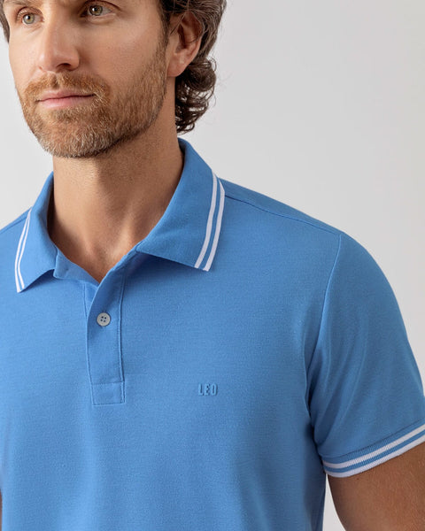 Camiseta tipo polo con cuello y mangas tejidas#color_408-azul-medio-pastel