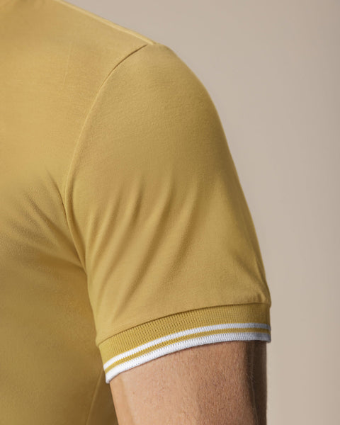 Camiseta cuello redondo manga corta#color_847-mostaza