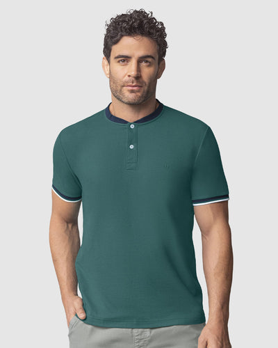 Camiseta con cuello henley y perilla funcional#color_614-verde-azul-claro
