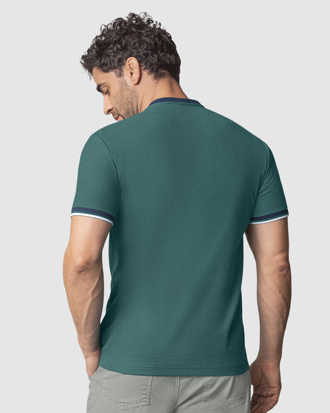 Camiseta con cuello henley y perilla funcional#color_614-verde-azul-claro