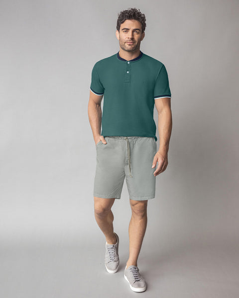 Camiseta con cuello henley y perilla funcional#color_614-verde-azul-claro
