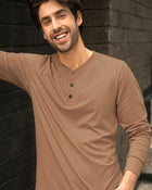 Camiseta manga larga con perilla funcional y cuello tejido