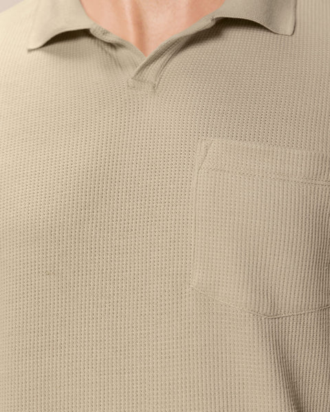 Blusa tipo polo con bolsillo en frente#color_084-arena