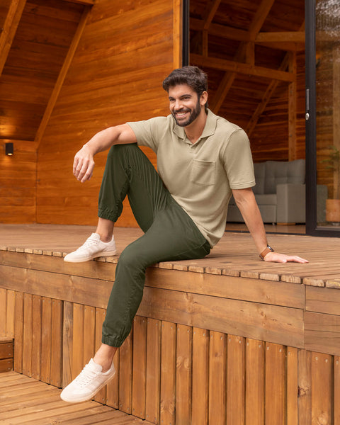 Blusa tipo polo con bolsillo en frente#color_084-arena