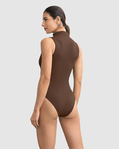 Body de cuello alto con control de abdomen#color_875-cafe-oscuro