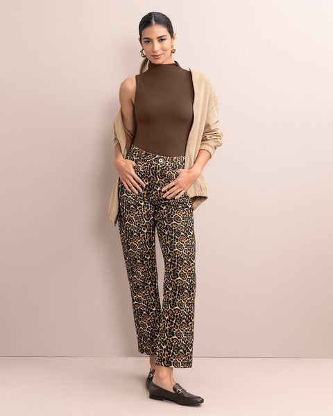 Body de cuello alto con control de abdomen#color_875-cafe-oscuro