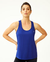 Camiseta deportiva de secado rápido y silueta semiajustada para mujer#color_547-azul