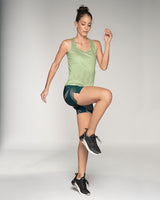 Camiseta deportiva de secado rápido y silueta semiajustada para mujer#color_609-verde