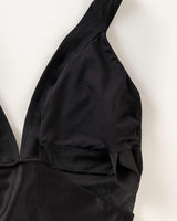 Vestido de baño en nylon reciclado y control fuerte luce hasta 2cm menos#color_700-negro
