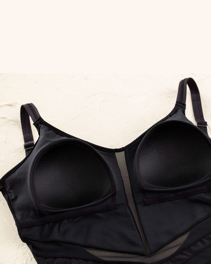 Vestido de baño entero control suave de abdomen elaborado en nylon reciclado#color_700-negro