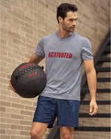 Camiseta deportiva masculina de secado rápido con estampado localizado#color_408-azul