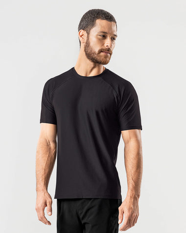 Camiseta deportiva con tela texturizada que permite el paso del aire#color_700-negro