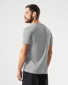 Camiseta deportiva con tela texturizada que permite el paso del aire