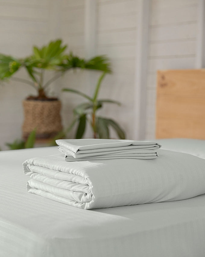 Set de sábanas sobresábana + sábana ajustable y 2 fundas#color_711-gris