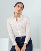 Blusa manga larga con perilla funcional y botón en puños