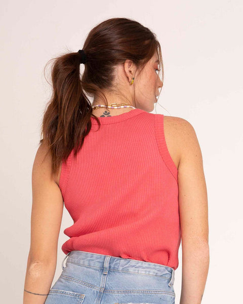 Blusa manga sisa cuello alto silueta ajustada#color_316-fucsia