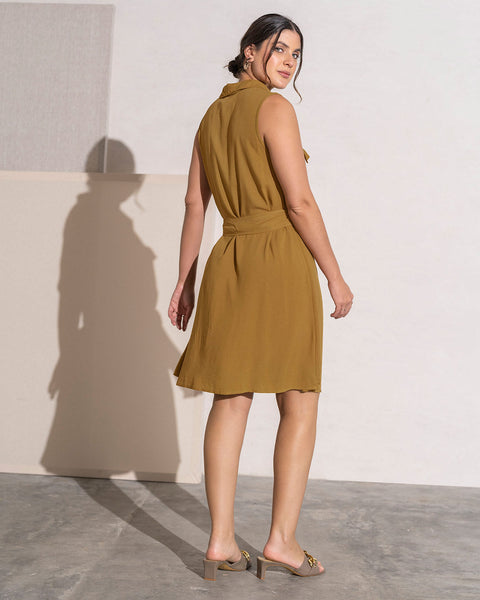 Vestido corto con tira para anudar en cintura#color_835-ocre