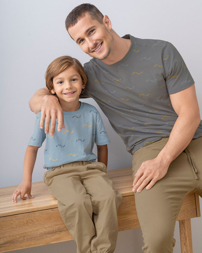 Camiseta estampado continuo manga corta para niño#color_159-azul-claro
