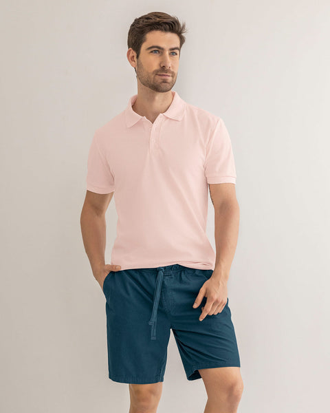 Camisa tipo polo para hombre con bordado en el frente#color_304-rosado