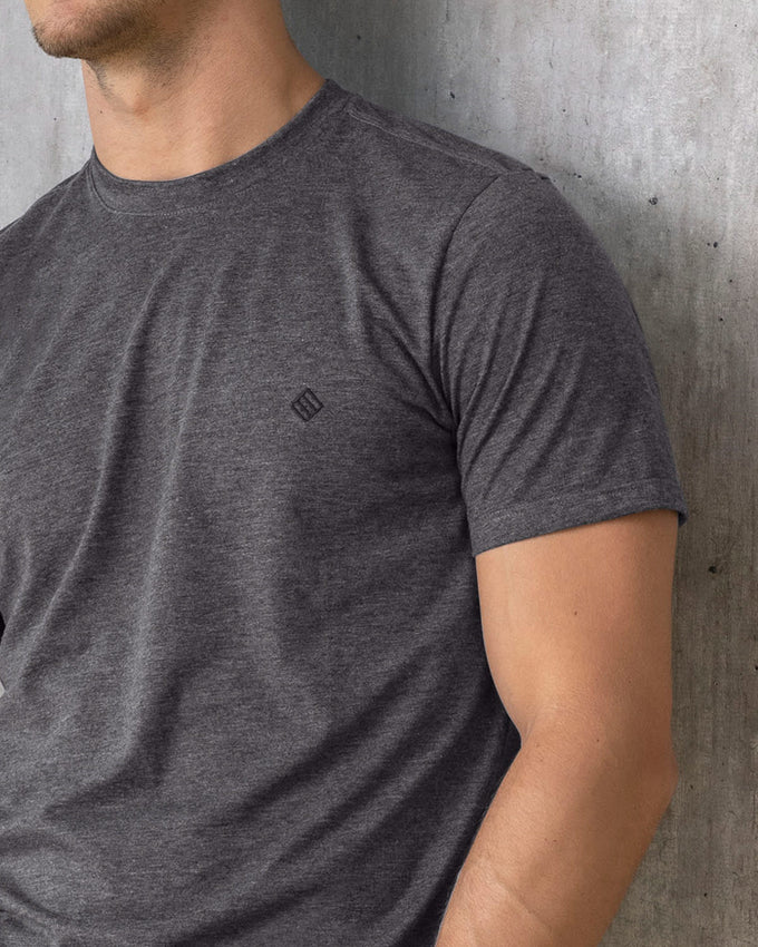 Camiseta básica manga corta para hombre#color_755-gris-jaspe-oscuro