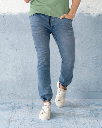 Pantalón jogger para hombre con elástico en cintura y tobillos#color_568-azul