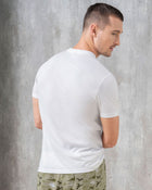 Camiseta manga corta con estampado localizado y silueta semiajustada